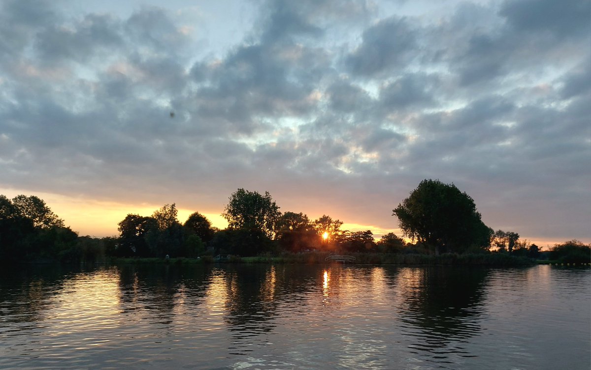 Vanaf de Zijldijk bij Leiden, een pracht van een  zonsondergang.