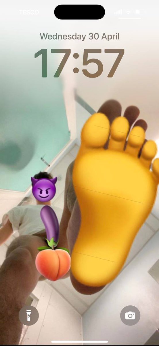 Just got reminded of the time I made a sub make this his Lock Screen and then forced him to pay increasing amounts to remove each emoji 😂