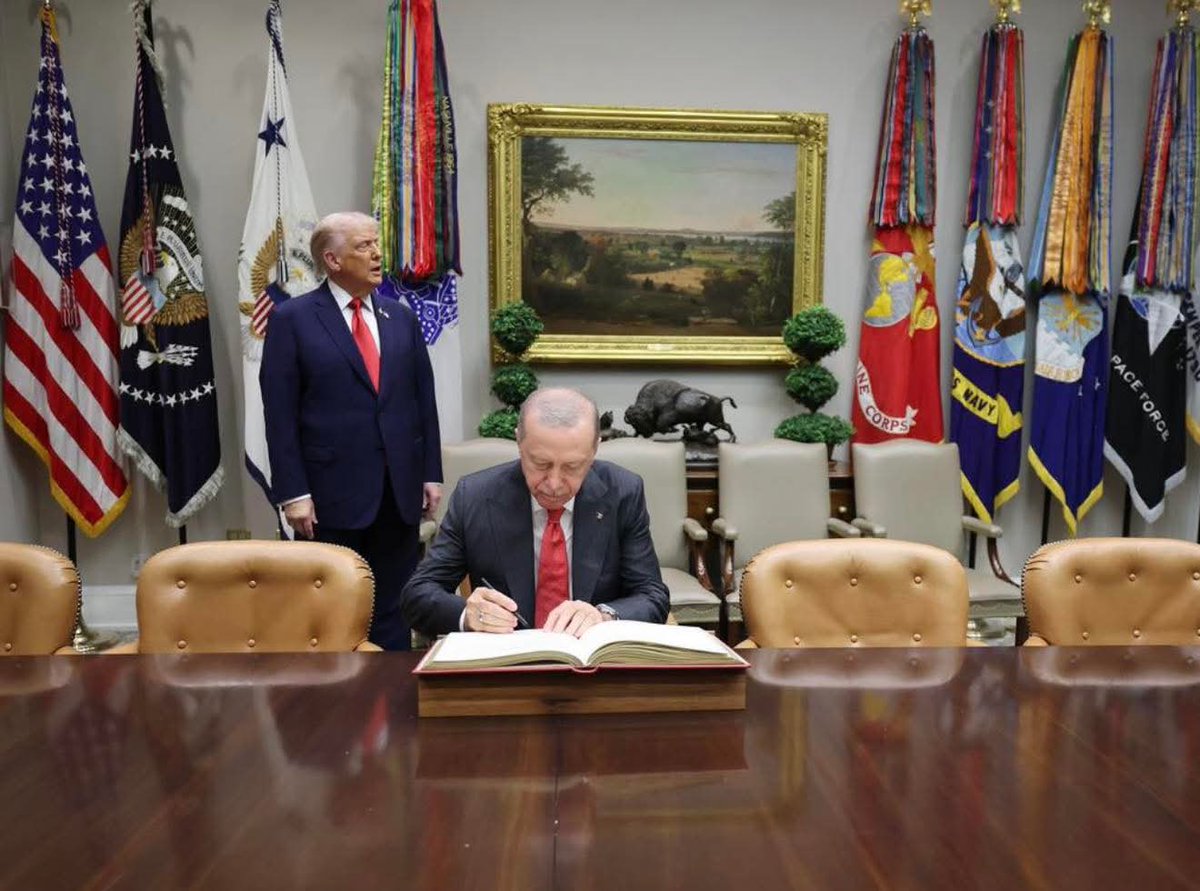 Manda yuva yapmış söğüt daaaalınaaaa amman ammman 🎶🎼🎼🎵🎵İmzasını atıyormuş gööördün mü amanın yandım amanın amanın amannın yandım bedava mı sandın neler verip aldım 🎵🎼🎶