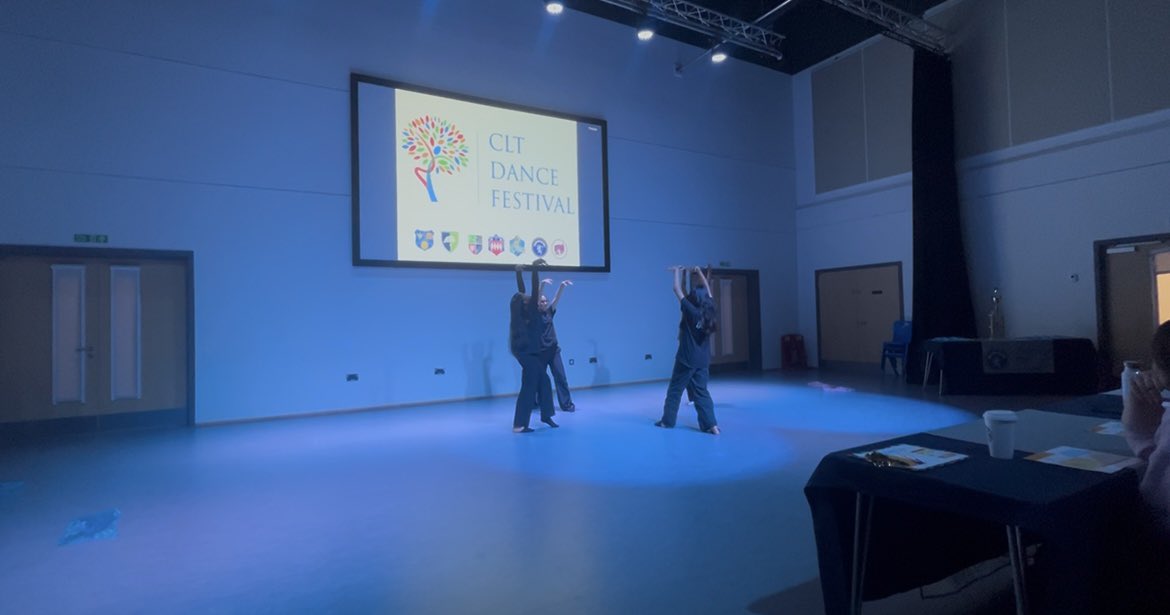 ParisSylvia2's tweet image. I am super proud of our year 10 students who took part in the Dance Festival! They have embodied our values perfectly. Thank you Miss Bright for organising such an amazing couple of days! @DenbighHigh @ChilternLT @NeelyHayes @hannahharwood4 @CherylAbbiss