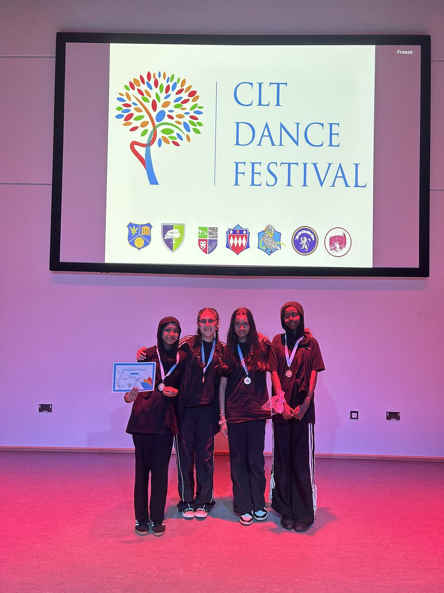 ParisSylvia2's tweet image. I am super proud of our year 10 students who took part in the Dance Festival! They have embodied our values perfectly. Thank you Miss Bright for organising such an amazing couple of days! @DenbighHigh @ChilternLT @NeelyHayes @hannahharwood4 @CherylAbbiss