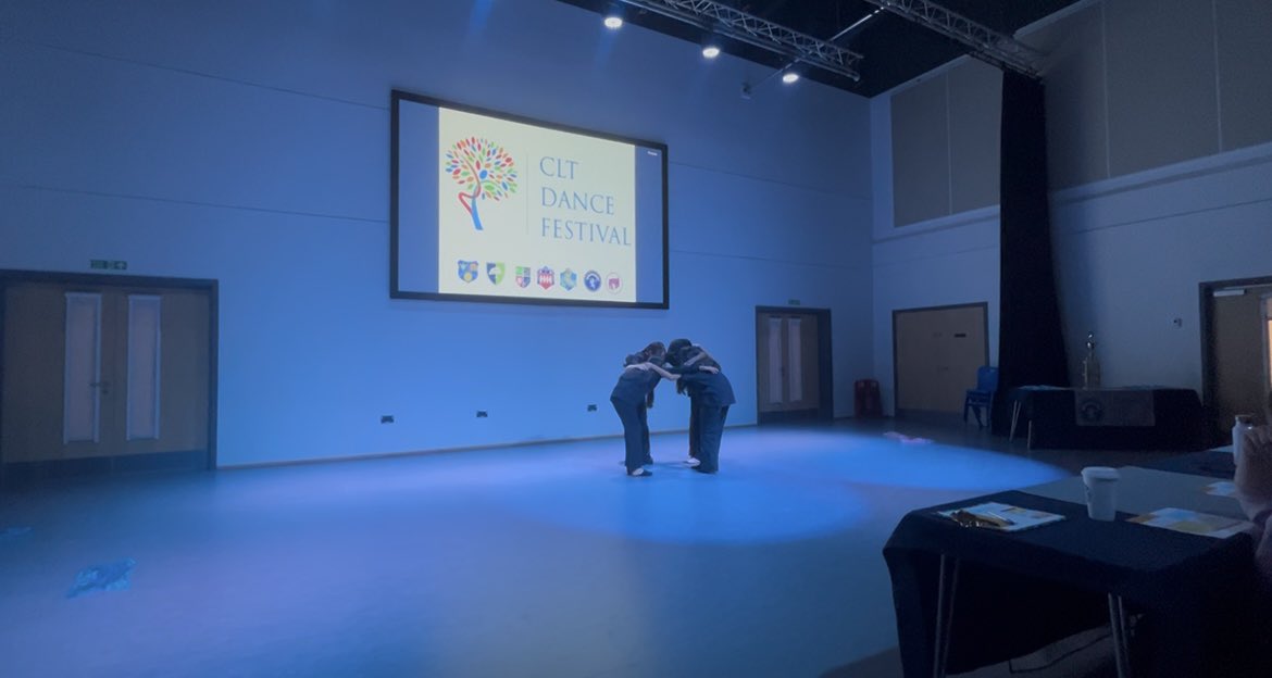 ParisSylvia2's tweet image. I am super proud of our year 10 students who took part in the Dance Festival! They have embodied our values perfectly. Thank you Miss Bright for organising such an amazing couple of days! @DenbighHigh @ChilternLT @NeelyHayes @hannahharwood4 @CherylAbbiss