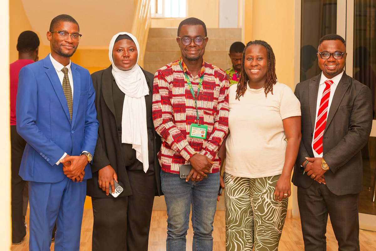 compengKNUST's tweet image. 📍𝐓𝐡𝐫𝐞𝐞 𝐟𝐫𝐞𝐬𝐡 𝐏𝐡𝐃𝐬 𝐢𝐧 𝐭𝐡𝐞 𝐛𝐚𝐠!

@M_Cobbinah, @amin95625, and @AlbertKDede, all PhD students in Computer Engineering, have successfully defended their theses.

The department is proud, and the future of research looks even brighter.