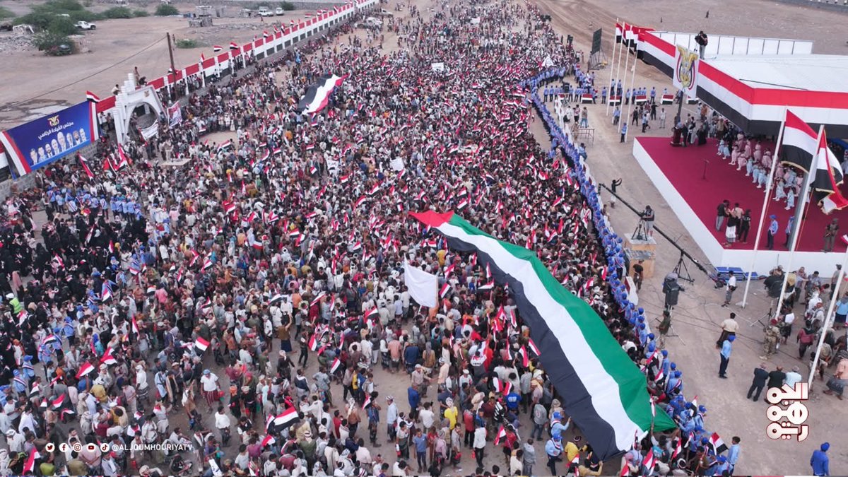 جمعة جمهورية خيرا من الف جمعة تخرج فيها مع عبدايران 

#سبتمبر26_ثوره_متجدده