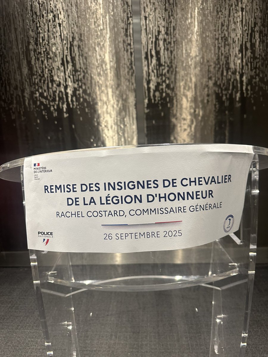 Arnaud_Pericard's tweet photo. Près de 30 années sans se séparer et réunis ce soir pour honorer la meilleure d’entre nous ! Félicitations ma Rachel et merci de veiller sur nous tous !
@PoliceNationale
@sciencespo
#LaPromo https://t.co/byyU0XR2Jp