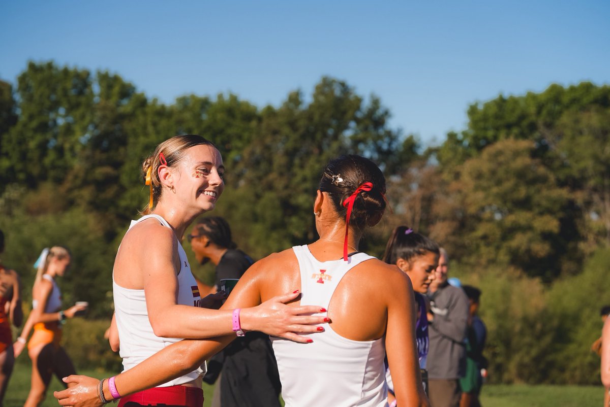 CycloneTrackXC's tweet image. Great Day on the Grass 🌪️🚨

#Run4ISU