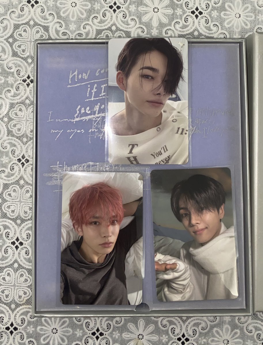 enhypen romance untold daydream album // enhypen satis

ilk ciktiginda targettan almistim. album pc niki heesung, target pc jay

tam icerik, sadece pcleri alip albumu rafa koymustum icerige hic bakmadim her seyi tam duruyor

fiyatini bilmiyorum yardimci olabilecek birisi var mi?