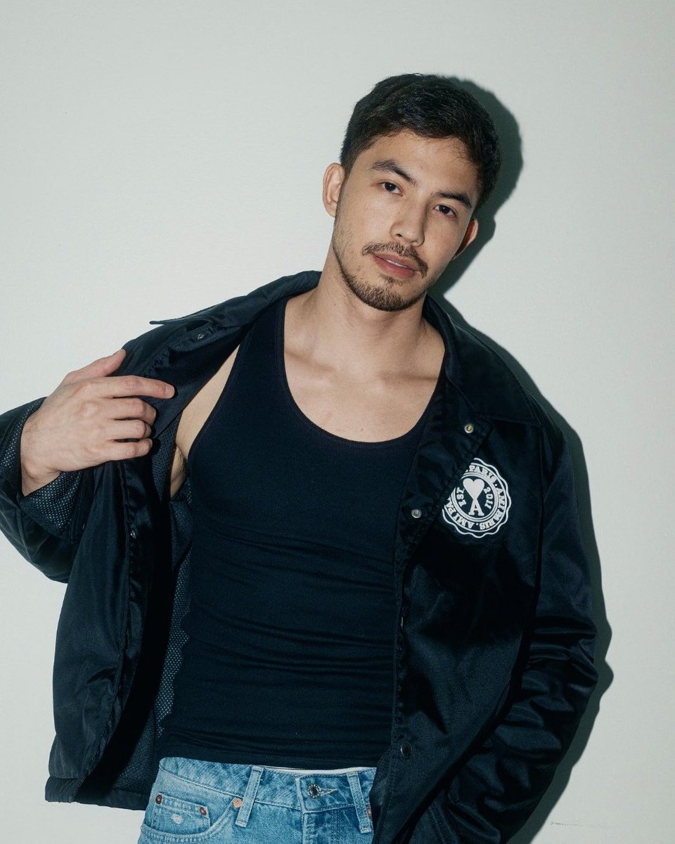 shadowedframes's tweet image. 