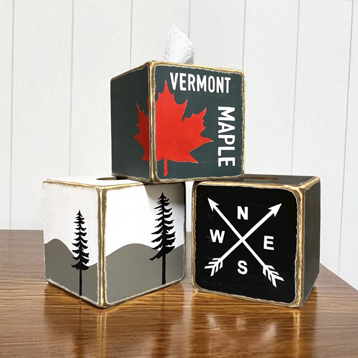 These Vermont tissue boxes are perfect to cover those gaudy paper boxes! These are substantial boxes that stay in place down to the last tissue! Handcrafted in the USA! Link in bio to shop!