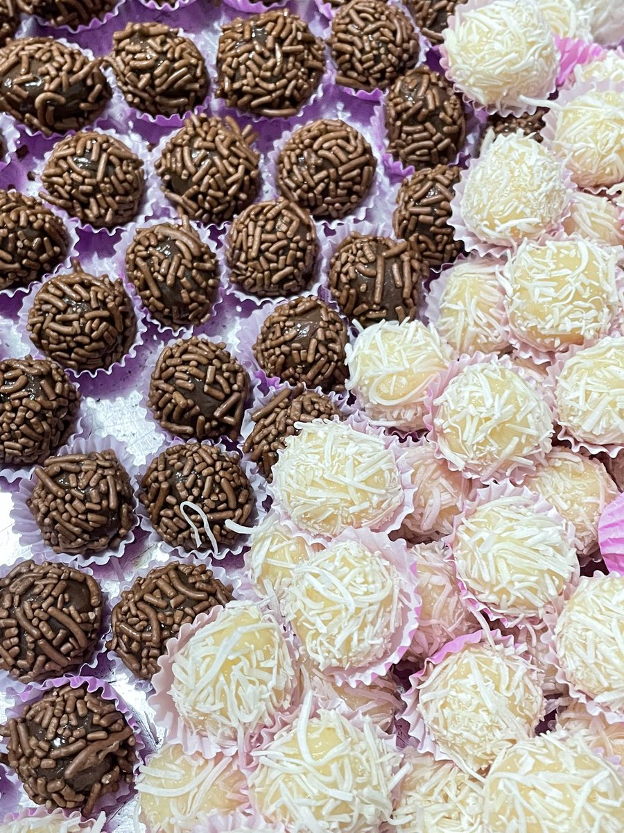 rikucentrismo's tweet image. fazendo #docinhos pro meu aniversário 😁