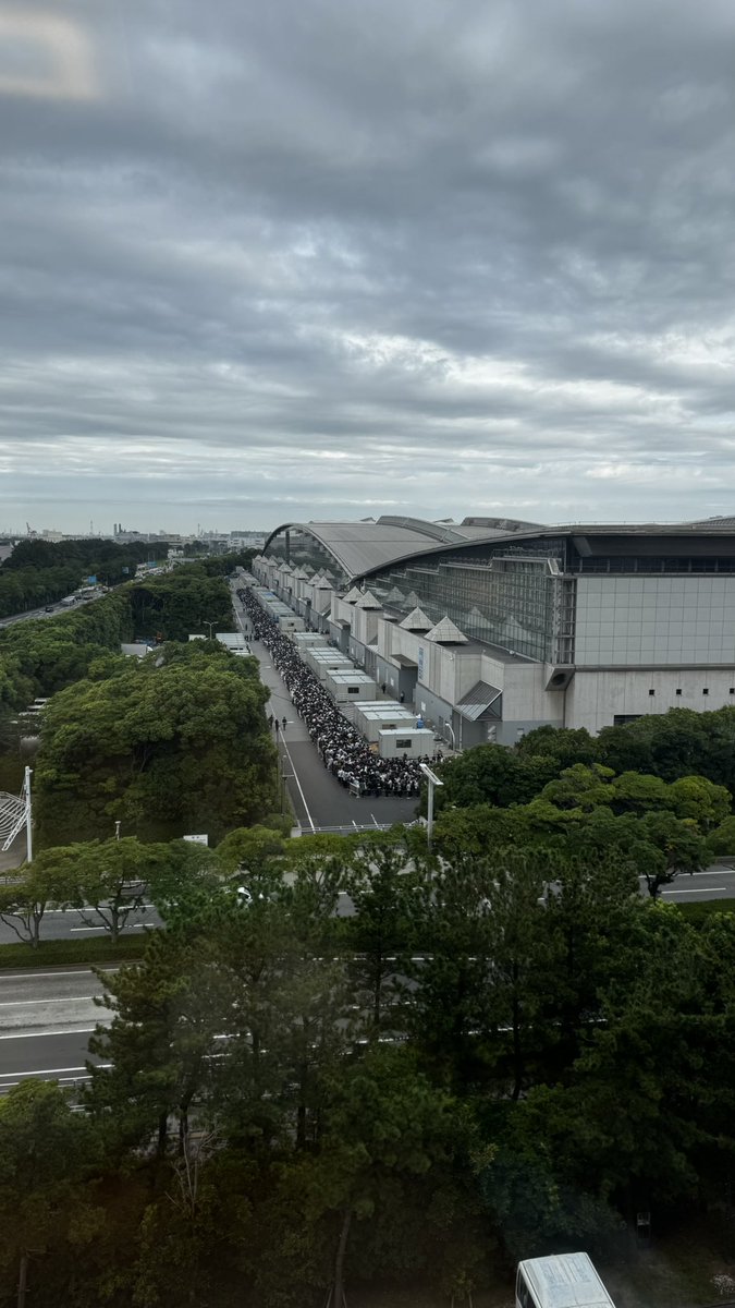HATSUNEXJAPAN's tweet photo. TGS2025すごいことになってる

 #TGS2025 https://t.co/2Dtu8tpSrR