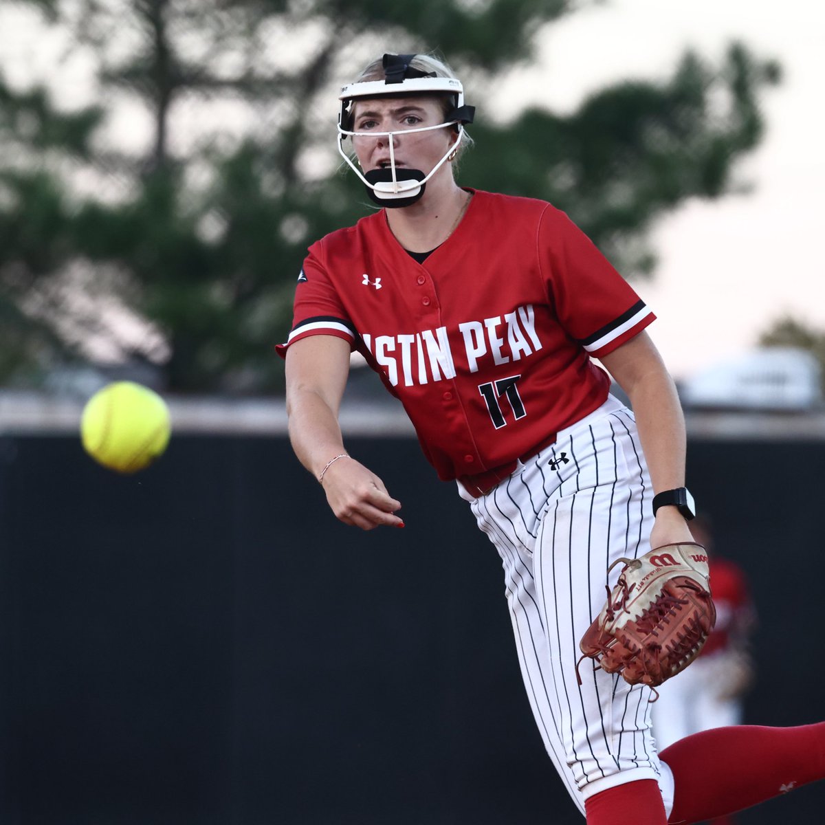 4️⃣ runs through 4️⃣ innings for the Govs!🎩🥎

E4 | #Team41 4, MSU 1