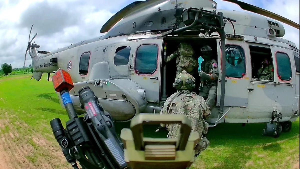 ColdJasonMF's tweet image. 🇨🇳🇹🇭PLAAF 130th air assault brigade certain CT unit  joint training with Thailand SOF in 2025.
these guys are sick.

#pla #Thailand #specialforces #sof #specialwarfare #tactical #military