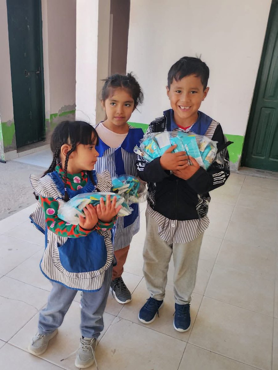 Programa1700D's tweet image. 🛎️ 𝐄𝐥 𝐏𝐫𝐨𝐠𝐫𝐚𝐦𝐚 𝐏𝐫𝐨𝐯𝐢𝐧𝐜𝐢𝐚𝐥 "𝐌𝐢𝐬 𝐏𝐫𝐢𝐦𝐞𝐫𝐨𝐬 𝟏𝟕𝟎𝟎 𝐃í𝐚𝐬" 𝗹𝗹𝗲𝗴ó 𝗮 𝗹𝗮 𝗘𝘀𝗰. 𝗡º 𝟭𝟬𝟳𝟱  𝘆 𝗣𝗼𝘀𝘁𝗮 𝗦𝗮𝗻𝗶𝘁𝗮𝗿𝗶𝗮 𝗱𝗲 𝗚𝘂𝗮𝗻𝗮𝗰𝗼 𝗦𝗼𝗺𝗯𝗿𝗶𝗮𝗻𝗮 𝗗𝗽𝘁𝗼. 𝗔𝘁𝗮𝗺𝗶𝘀𝗾𝘂𝗶.