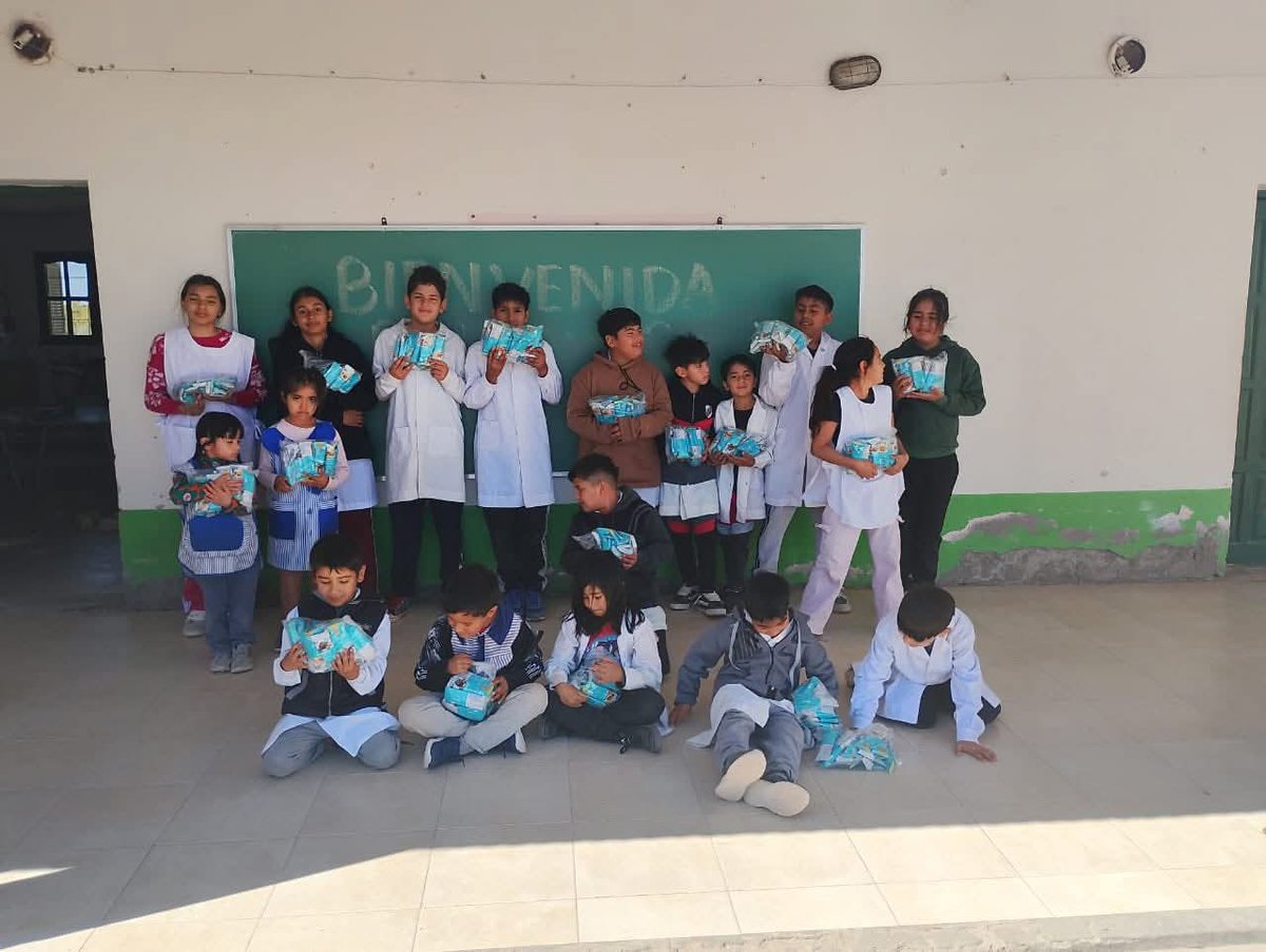 Programa1700D's tweet image. 🛎️ 𝐄𝐥 𝐏𝐫𝐨𝐠𝐫𝐚𝐦𝐚 𝐏𝐫𝐨𝐯𝐢𝐧𝐜𝐢𝐚𝐥 "𝐌𝐢𝐬 𝐏𝐫𝐢𝐦𝐞𝐫𝐨𝐬 𝟏𝟕𝟎𝟎 𝐃í𝐚𝐬" 𝗹𝗹𝗲𝗴ó 𝗮 𝗹𝗮 𝗘𝘀𝗰. 𝗡º 𝟭𝟬𝟳𝟱  𝘆 𝗣𝗼𝘀𝘁𝗮 𝗦𝗮𝗻𝗶𝘁𝗮𝗿𝗶𝗮 𝗱𝗲 𝗚𝘂𝗮𝗻𝗮𝗰𝗼 𝗦𝗼𝗺𝗯𝗿𝗶𝗮𝗻𝗮 𝗗𝗽𝘁𝗼. 𝗔𝘁𝗮𝗺𝗶𝘀𝗾𝘂𝗶.