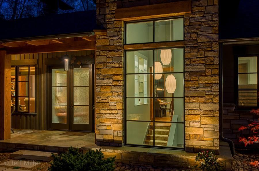 Stronger lines. Bolder styles. Check out Windsor's contemporary products to find a solution to match your design. 
windsorwindows.com/ideas-inspirat…