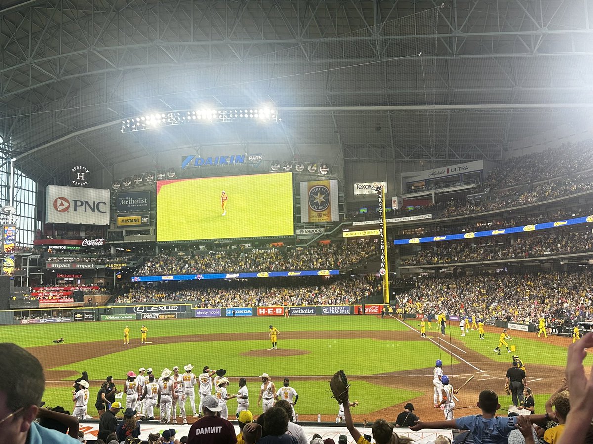 I think the Bananas take the Astros in a 7-game series.