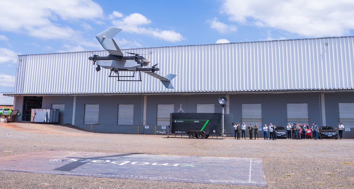 Receber o Exército Brasileiro em nossa sede é sempre uma honra.

Apresentamos nossa cadeia produtiva, destacamos o Nauru 1000C – já em operação pelo EB – e encerramos com o hover do nosso gigante Nauru 10000C.

🇧🇷 Xmobots de portas abertas para a defesa do Brasil.