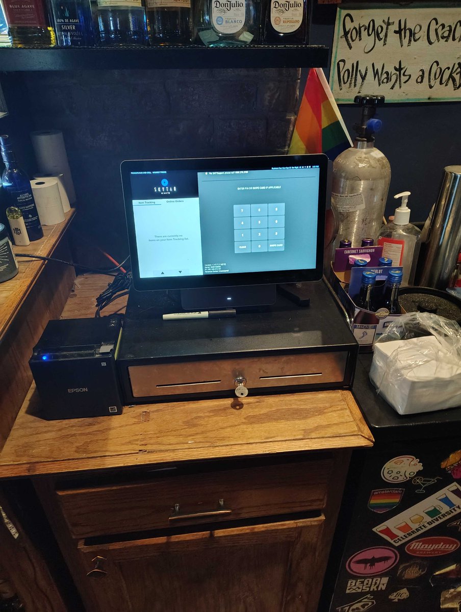 CPando_SkyTab's tweet image. 🍻🔥 Good vibes only at Peckers Bar &amp;amp; Grill, Located in close to downtown Nashville, TN.  The perfect spot to chill, grab some tasty eats, sip on your favorite drinks, and let the good times roll.  Turn up the beats, kick back with friends, and enjoy a night out done right. 🙌…