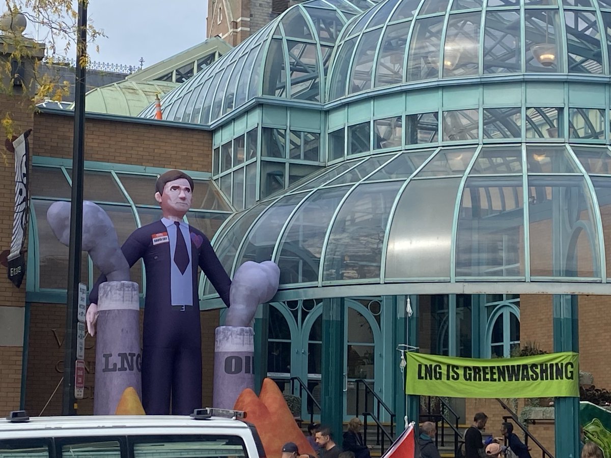 Protesters outside Victoria Convention Centre — on final day of UBCM — demonstrate their disapproval with the Eby government’s stance on LNG. #bcpoli