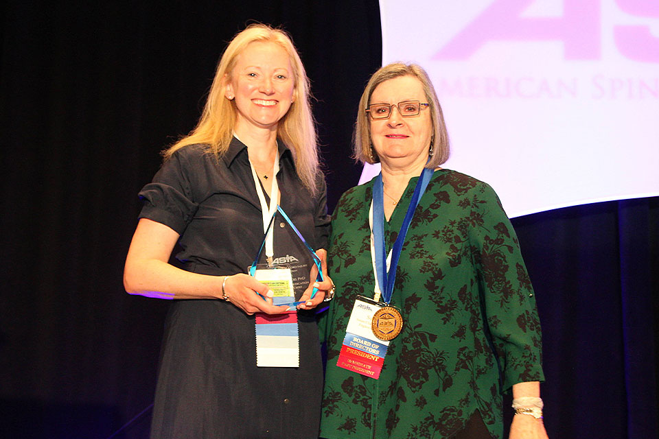 Kathy Zebracki, Ph.D., chief of psychology at @shrinerschicago, was honord by <a href="/ASIA_spine/">ASIA</a> for 10 years of service and dedicated leadership as editor-in-chief of the organization's journal, Topics in Spinal Cord Injury Rehabilitation. ow.ly/ESJT50WYaSu #award #SCI