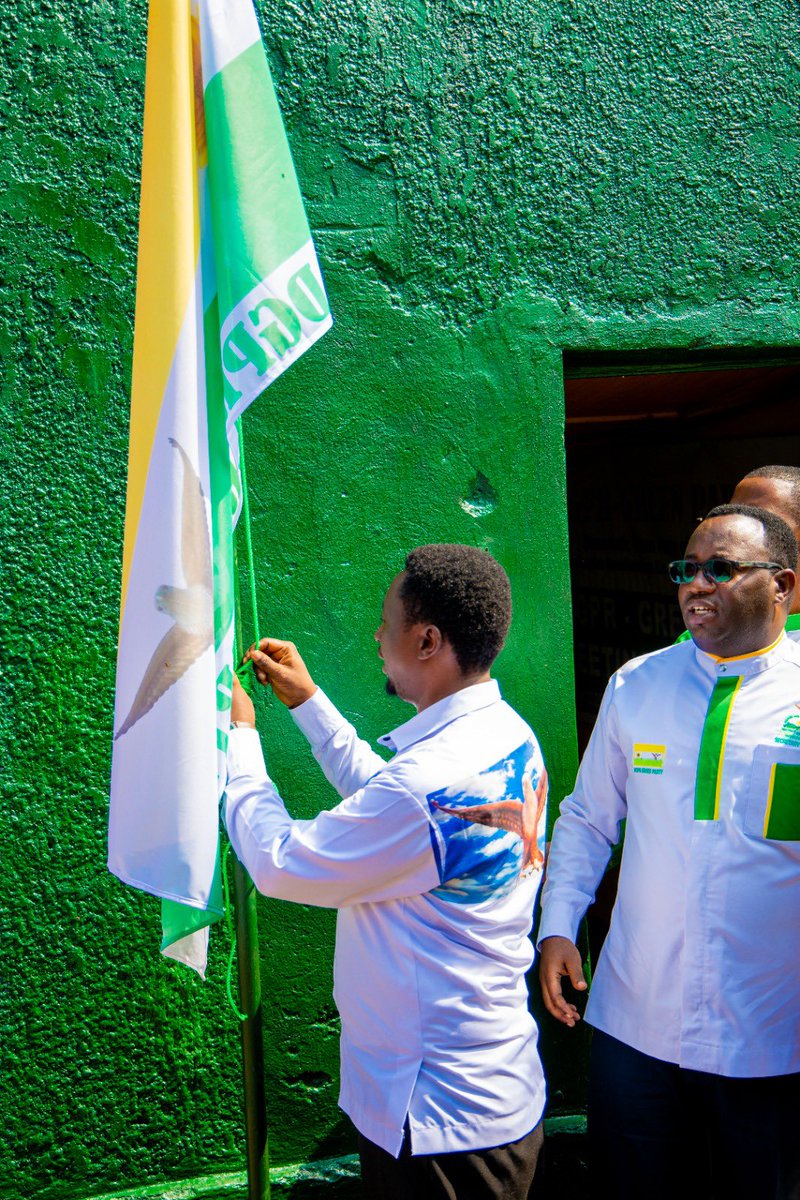 Drfrankhabineza's tweet image. We successfully held @DemGreenPartyRw congress in the Eastern Province @RwamaganaDistr . We also opened our first branch office, which wil also coordinate activities @RwandaEast . The Congress elected new provincial leaders for the party, women &amp;amp; youth structures. #Rwanda #Rwot