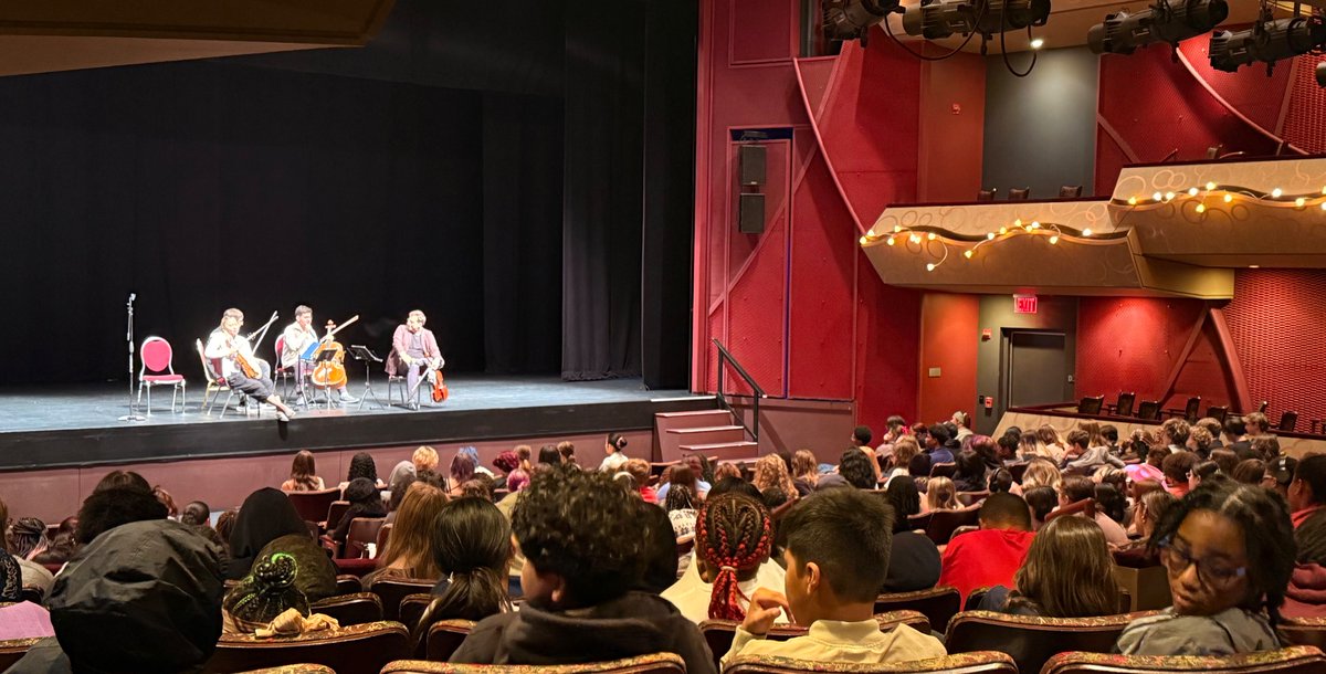 MarketSquareC's tweet image. Thank you, @BalourdetQuartet, for opening our 44th season with a richly varied program of Haydn, Ligeti and Smetana, as well as introducing nearly 400 school children to Smetana’s musical storytelling at @whitakercenter for Science and the Arts! 
Next up - marketsquareconcerts.org/concerts