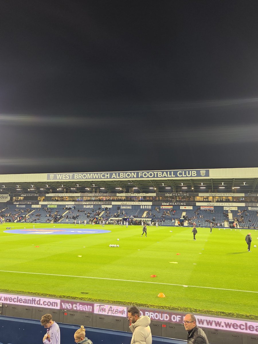 Rett fra Lille til Birmingham  for å se Aune Heggebø i aksjon #WBA Dette blir gøy. Fotball é en lidenskap og aller best LIVE #FotballÉgøy