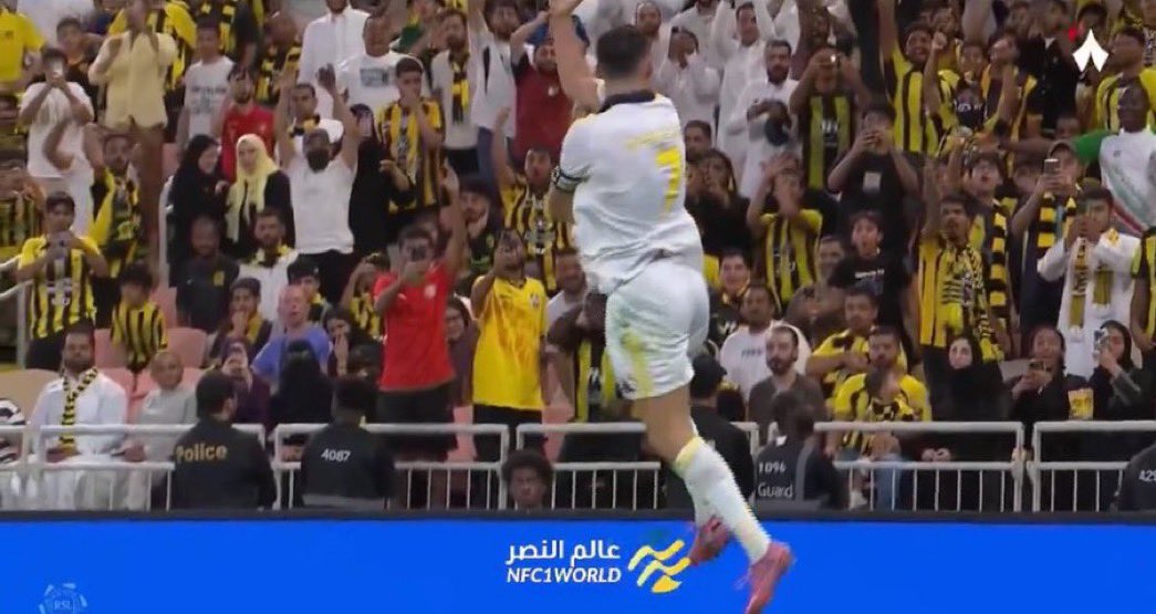 جمهور جدة الافضل بالانبطاح