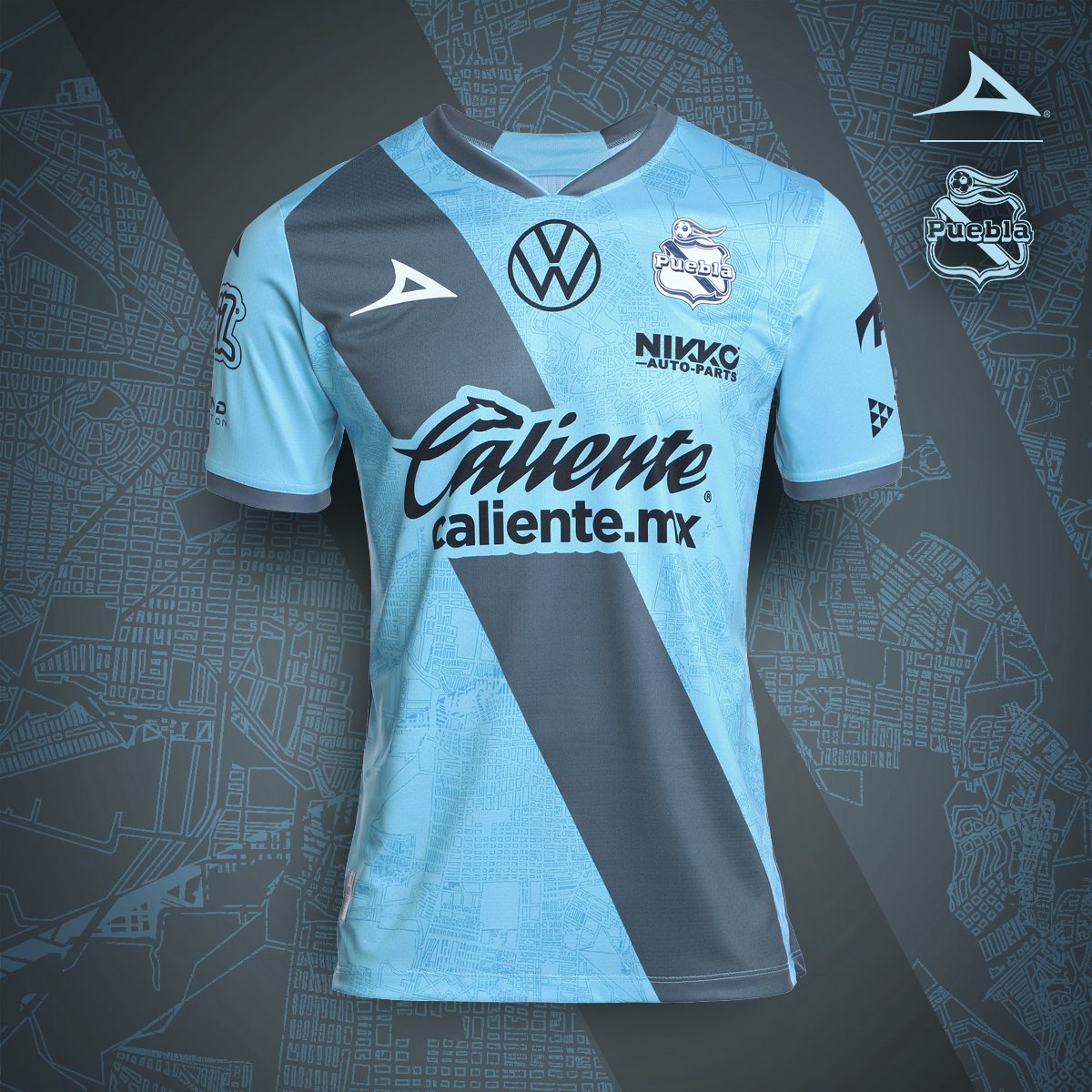 🎽 PRESENTAN EL TERCER JERSEY 

Este viernes se presentó la tercera equipación del Puebla que incorpora el trazado original de la capital poblana en un diseño que parece más de portero que de jugador. 

#SoyPoblano