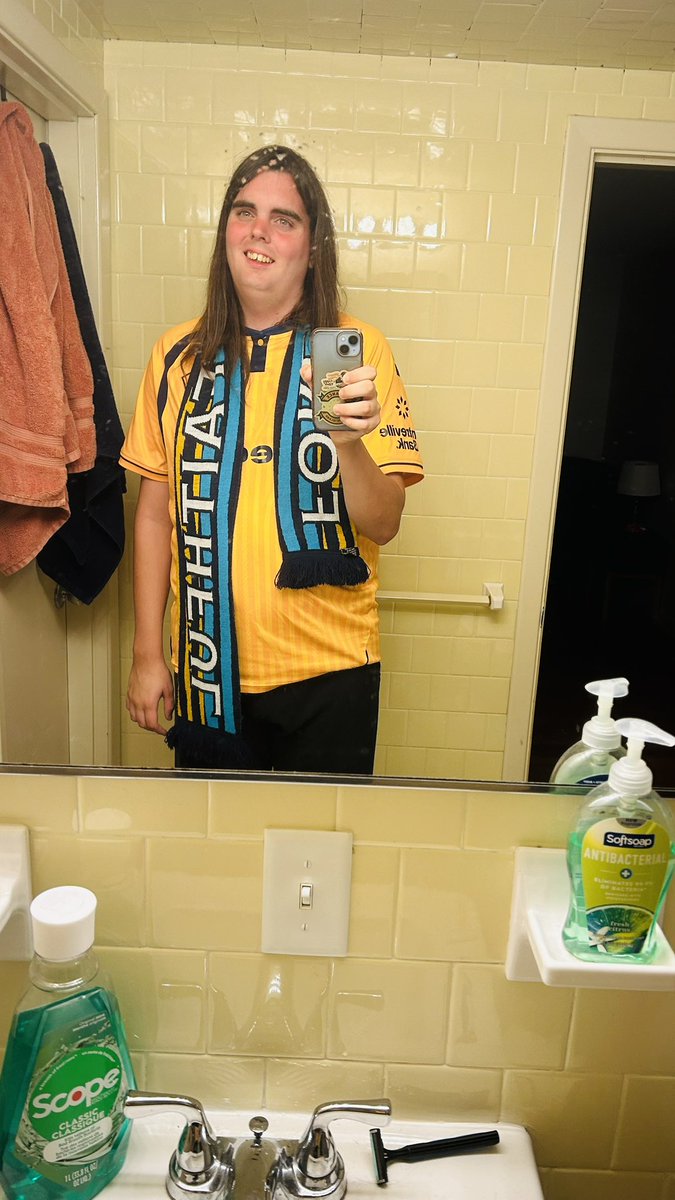 cod1401's tweet image. anyways holy glowup batman