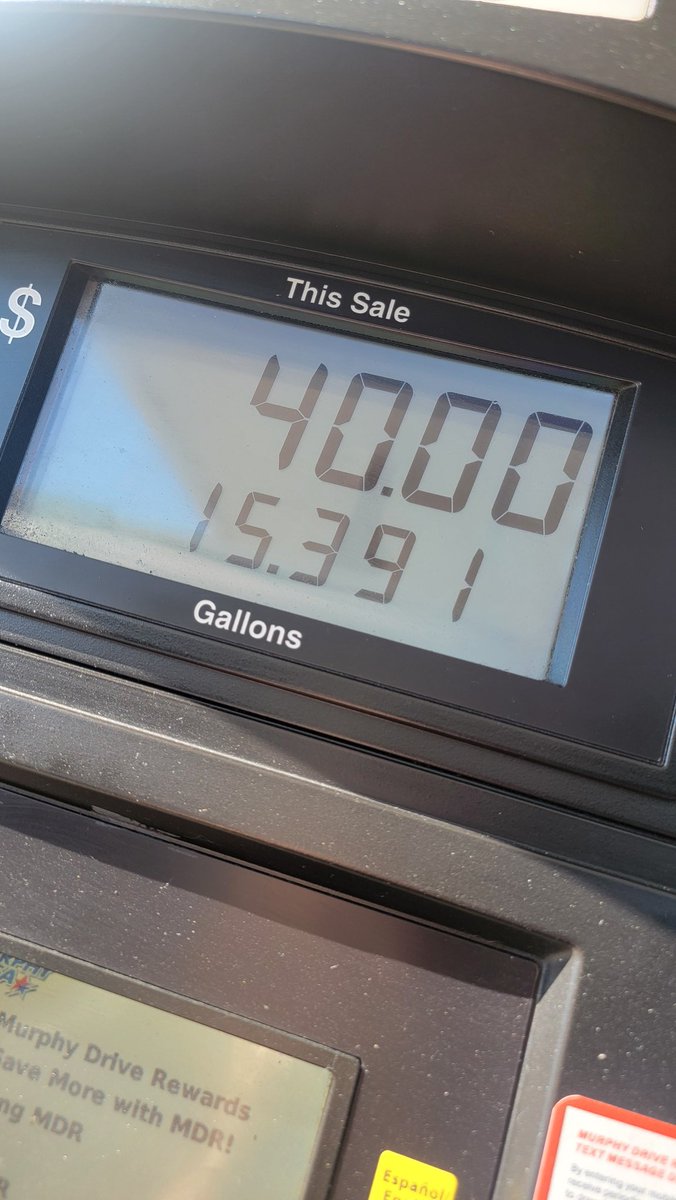 candegirl86's tweet photo. Ughhh I swear I work for gas. I didn't even make that in tips yet for the day waitressing. 

#paypig #waitress https://t.co/CcbsgOUfti