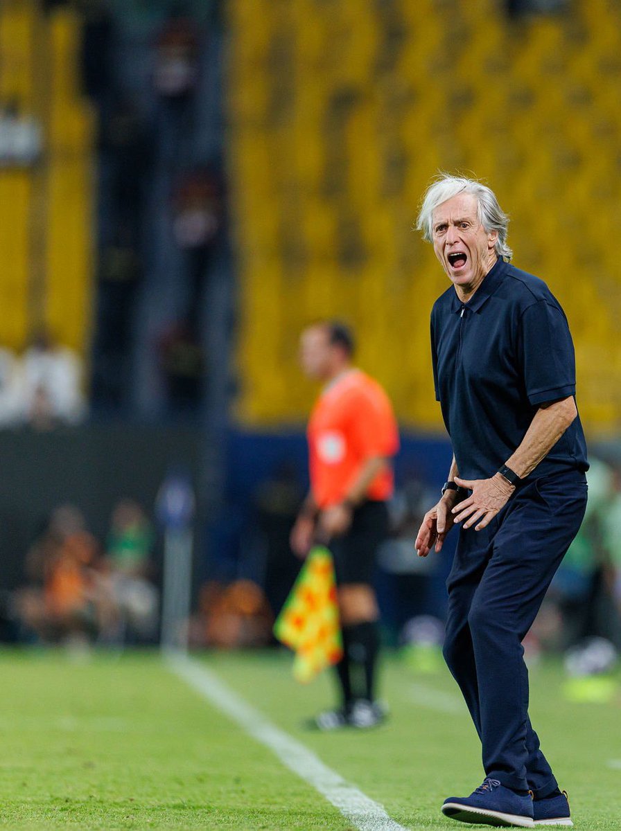 #متصدر_لاتكلمني 💛💙