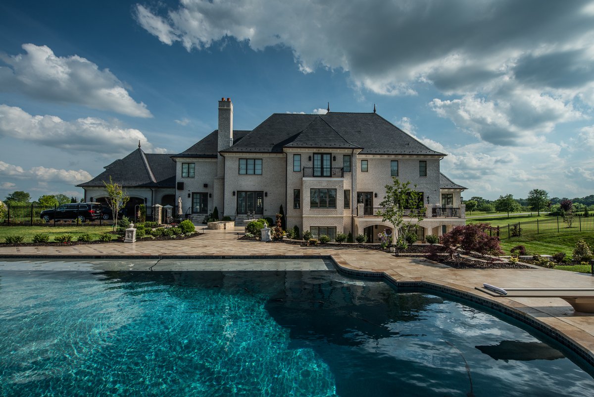 CreightonHomes's tweet photo. Open House This Weekend, Sat/Sun 12-5pm. 41194 Grenata Preserve Place, Leesburg VA 20175. New custom homes on 3 acre lots.  Only a few 3 acre lots remain.  Here is a recently completed home. https://t.co/BLs0aOANTD