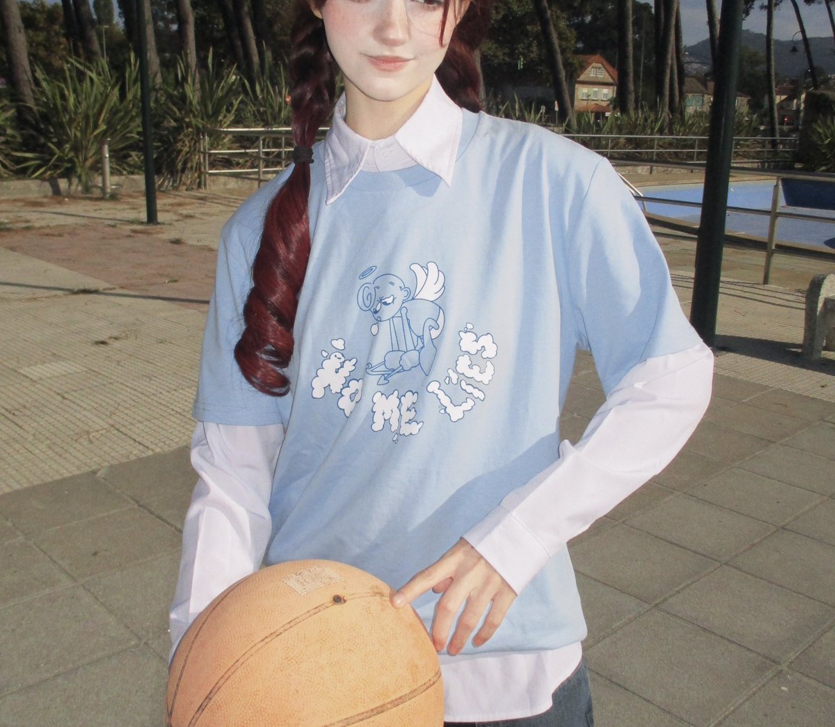 batmochi's tweet photo. MUUUY CONTENTA de enseñaros esta colabo con @TheDamnedShop que me han enviado esta camiseta tan chula y que podéis conseguir junto a otros diseños guapísimos en su web!!! Y ADEMÁS🥹 tenéis el código BATMOCHI para un 10% de descuento!!! Si queréis veros así de molones ya sabéis 🫡 https://t.co/VRigGwC2qB