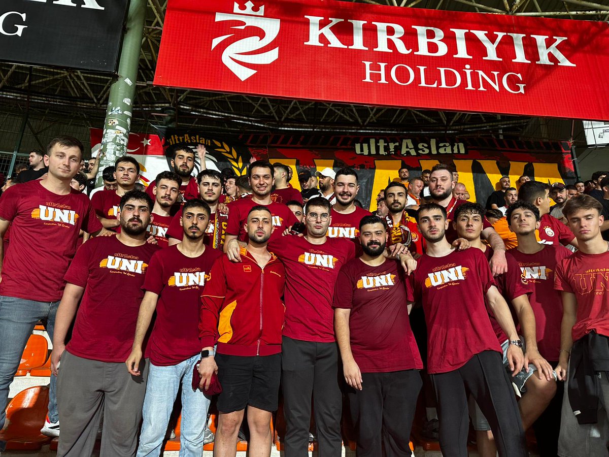 CİMBOMSUN SEN BİZİM CANIMIZ!

GALATASARAY'ımız-alanyaspor maçında takımımızı deplasmanda yalnız bırakmadık, tribünde aslanlar gibi destekledik.

#ultrAslanUNI
#AkdenizBölge
#uAUNITARSUS