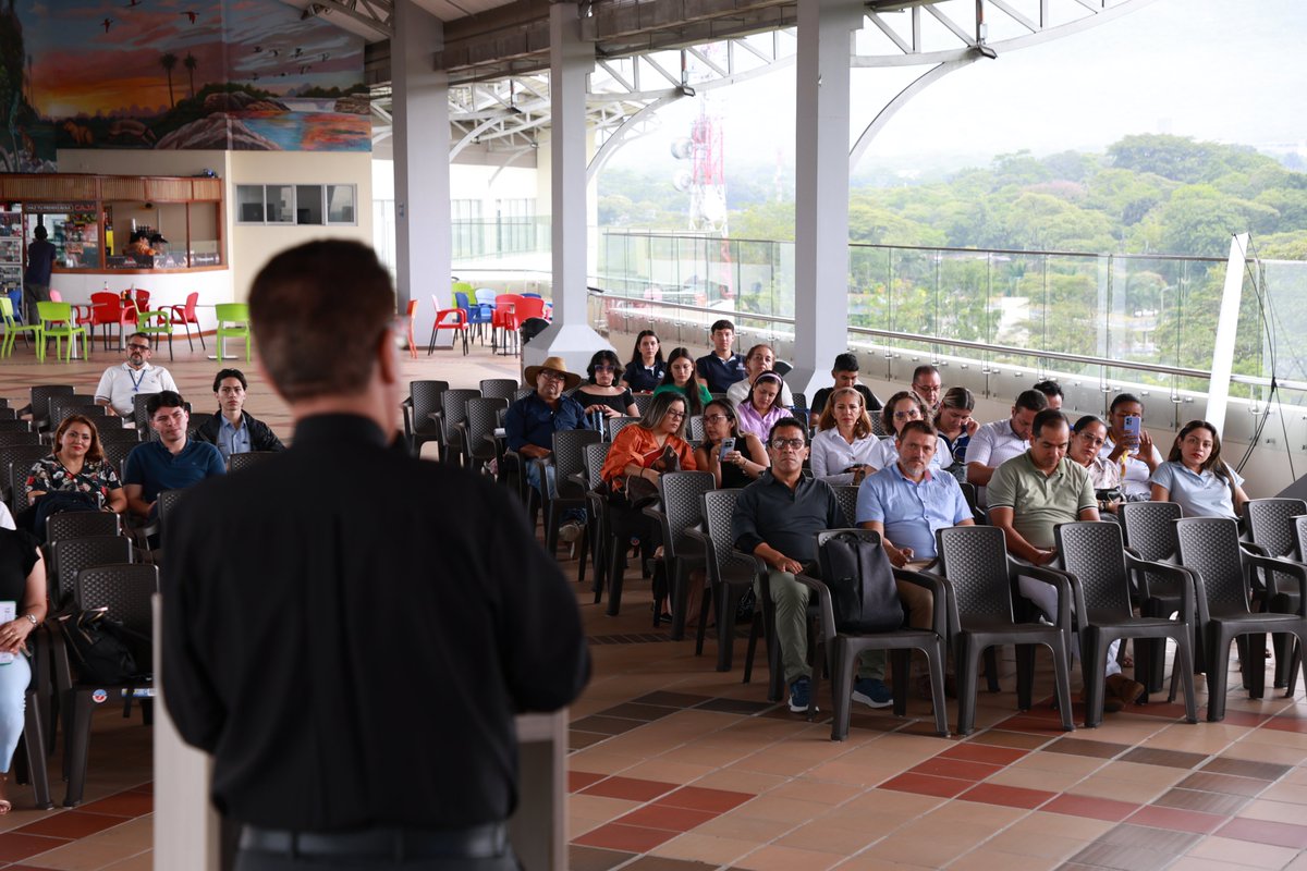 La Santoto fue sede del Encuentro Departamental de Educación Técnica Innovación y Desarrollo Regional en alianza con ASENOF

Las ponencias abordaron temas como innovación educativa articulación con el mercado laboral y fortalecimiento institucional

Más acortar.link/uhxOfr