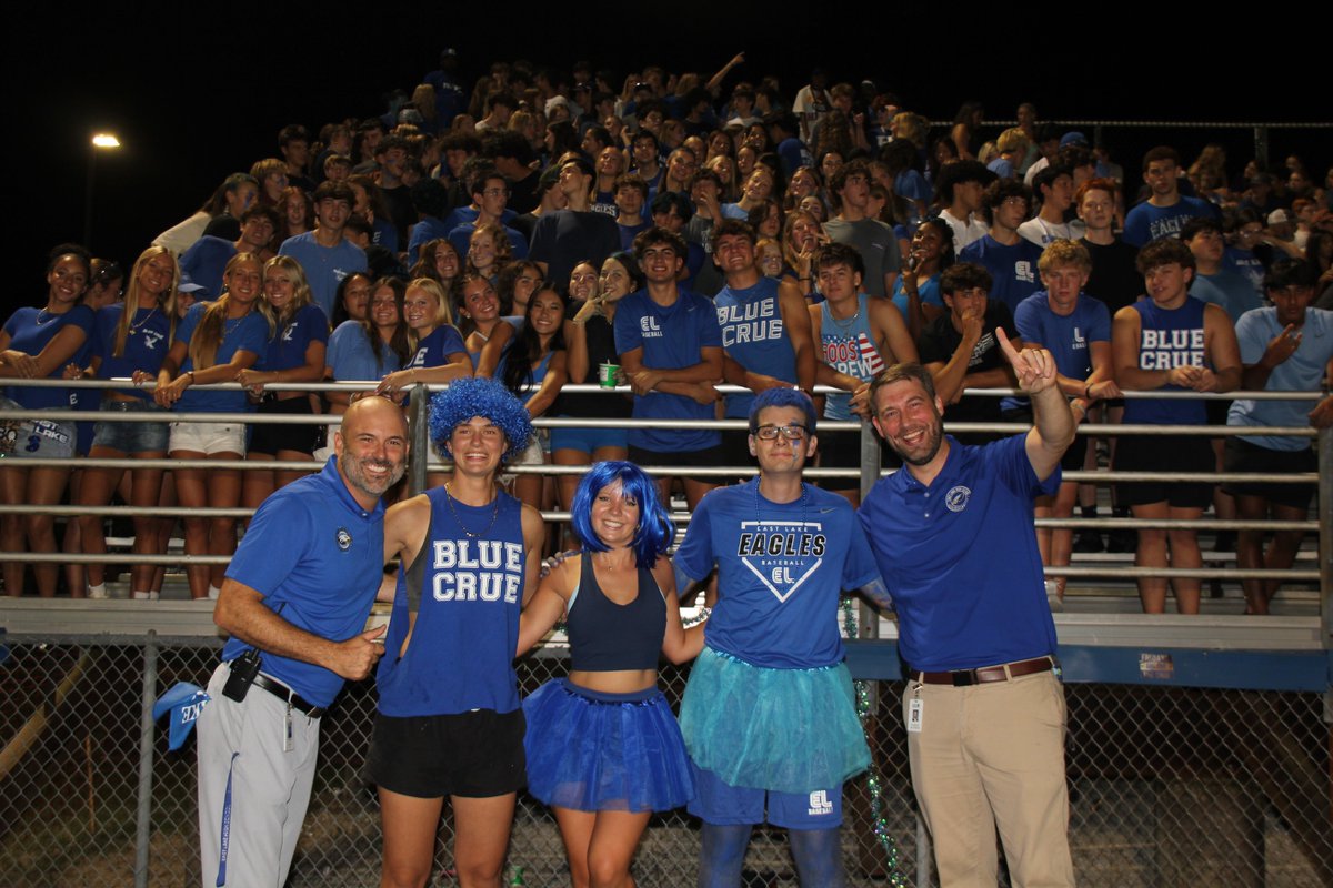 my_pcs's tweet image. Another round of #FridayNightLights 👏🏈 We love seeing you show up and show out with school spirit! From Homecoming to mid-season matchups, let’s keep cheering on our student-athletes all season long.