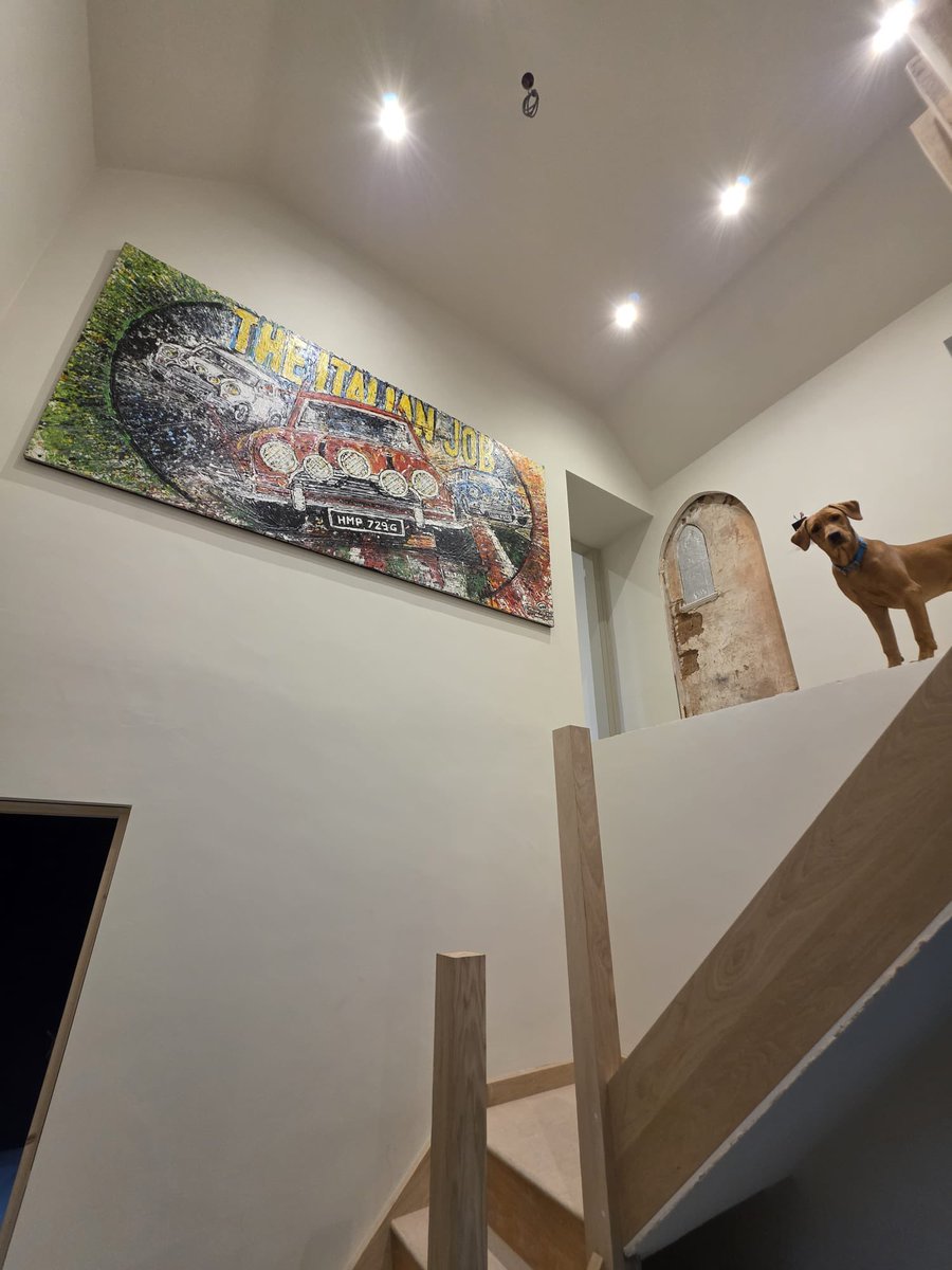 Popbangcolour's tweet image. Having been display @goodwoodrevival recently I delivered #TheItalianJob original #Paintwithcars artwork this afternoon to its new owner  

It was on the wall by this evening! Looks ace! 🚘🖼️👍🏻

Watcha think to it? 

#ItalianJob #youronlysupposedtoblowthebloodydoorsoff