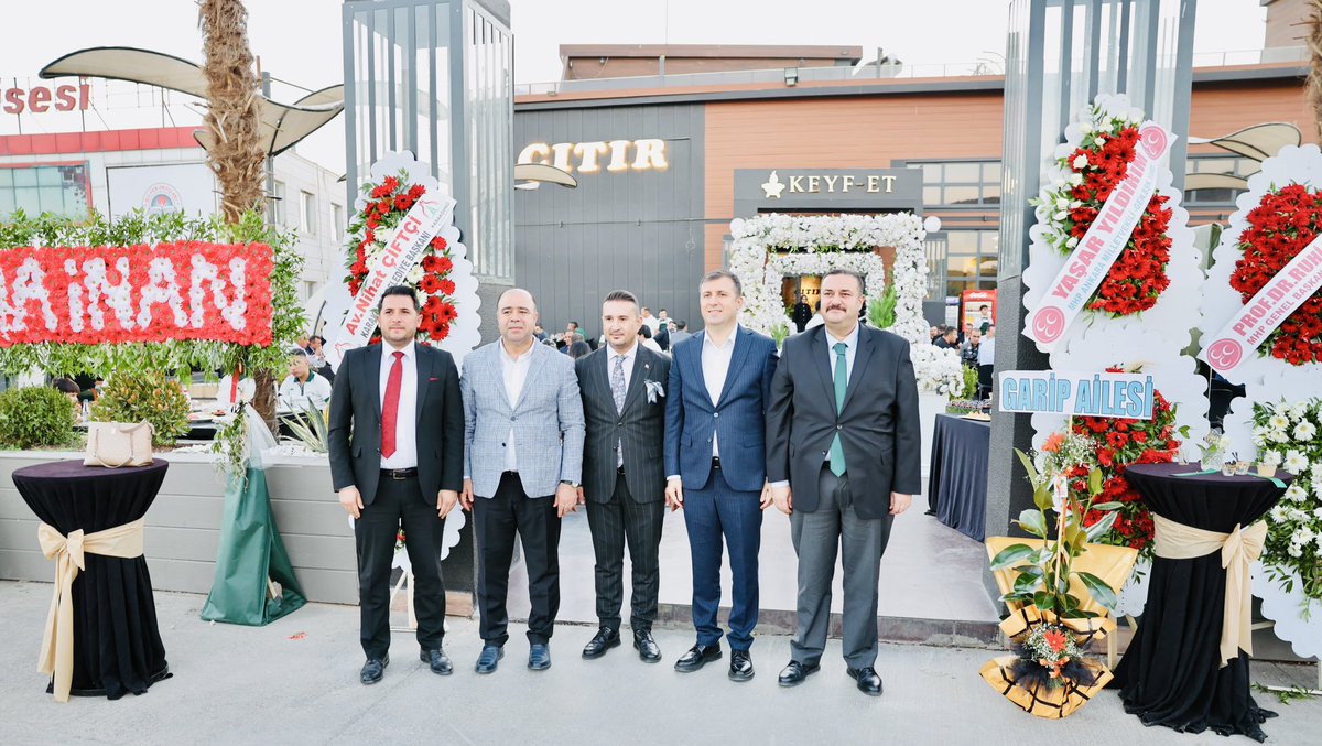 Şanlıurfa Milliyetçi Hareket Partisi İl Başkan Yardımcısı Kuzenim Levent Kama’nın Şehrimize kazandırdığı “Çıtır Keyf-Et” isimli restoranın açılışını gerçekleştirdik. Böyle yatırımların memleketimiz için çok kıymetli olduğuna inanıyor, hayırlı ve uğurlu olmasını, bol kazançlar