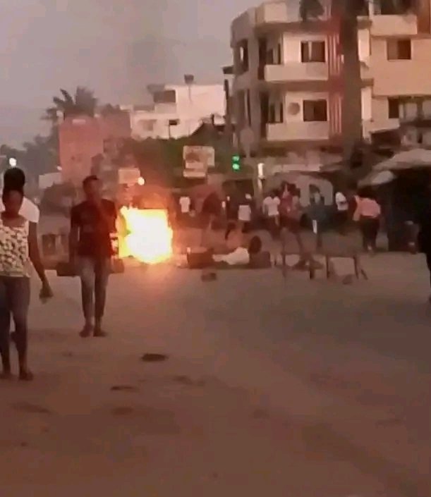fetiarison_'s tweet photo. ‼️🆘Madagascar is crying for help. Citizens are shot, silenced, abandoned. Families can’t sleep at night. 

#SOSMadagascar https://t.co/j7kQdEmp6V