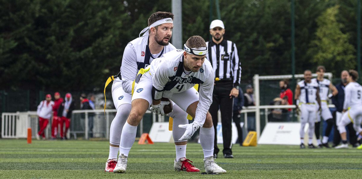 Suomen 🇫🇮 miesten ja naisten lippupallomaajoukkueet voittivat EM-turnauksen lohkovaiheen päätöspelinsä perjantaina, mutta molemmille tappiot sijoituspelien ensimmäisellä kierroksella. Lauantaina pelataan sijoista 13-16 🏈

LUE LISÄÄ: jenkkifutis.fi/suomen-lippupa…