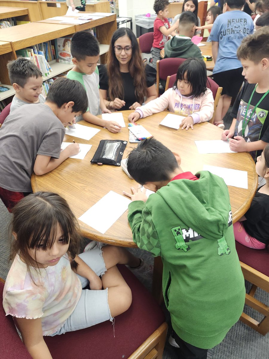 Ms_SPerez's tweet photo. Today's 3rd grade got to meet with their Kinder academic buddies for the first time. We learned about how everyone is unique and drew our new friends #Edgewoodproud https://t.co/jinSIUU1am