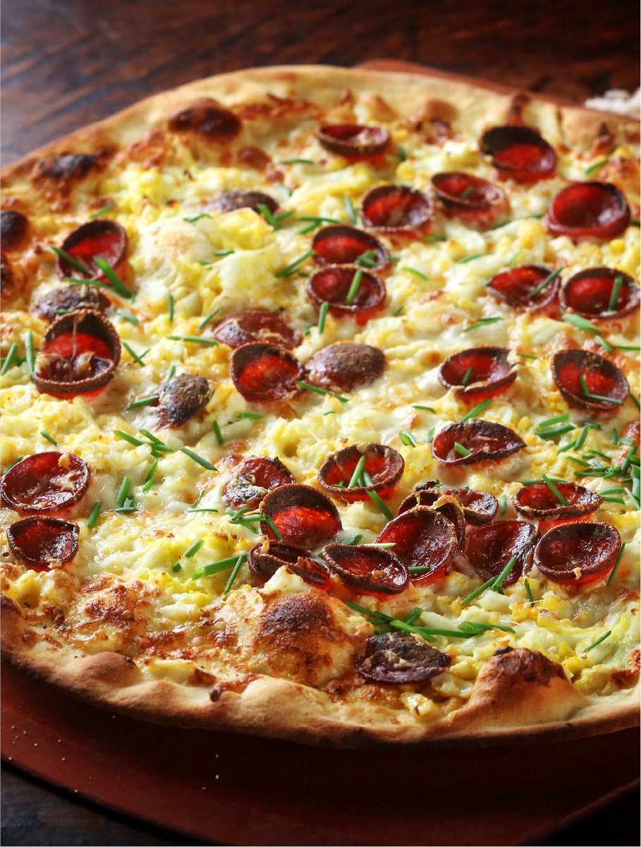Margherita_FS's tweet image. Rise and shine, it&apos;s Better Breakfast Day! Build for speed, flavor and versatility, this breakfast pizza with Margherita Pepperoni is a cozy classic.  
   
bit.ly/41za8VV  
  
#BetterBreakfastDay #BreakfastMenu #MargheritaFoodservice