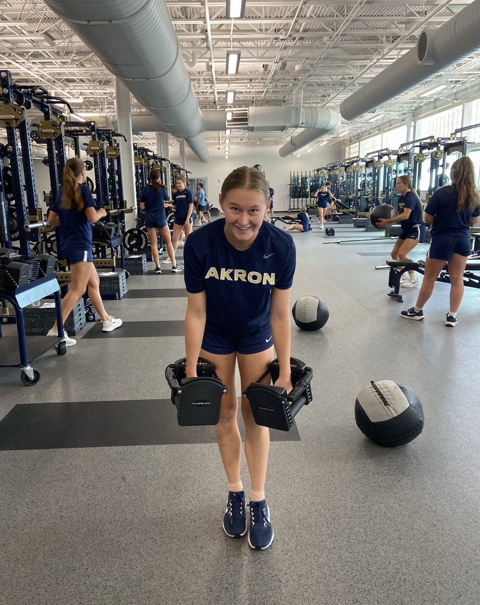 ZipsWSOC's tweet image. Get back to campus at 6am ✅
Go to Class ✅
Get a team workout in ✅
We go again Sunday at Home against Miami (OH)
#MACtion #maketheclimb #labwork