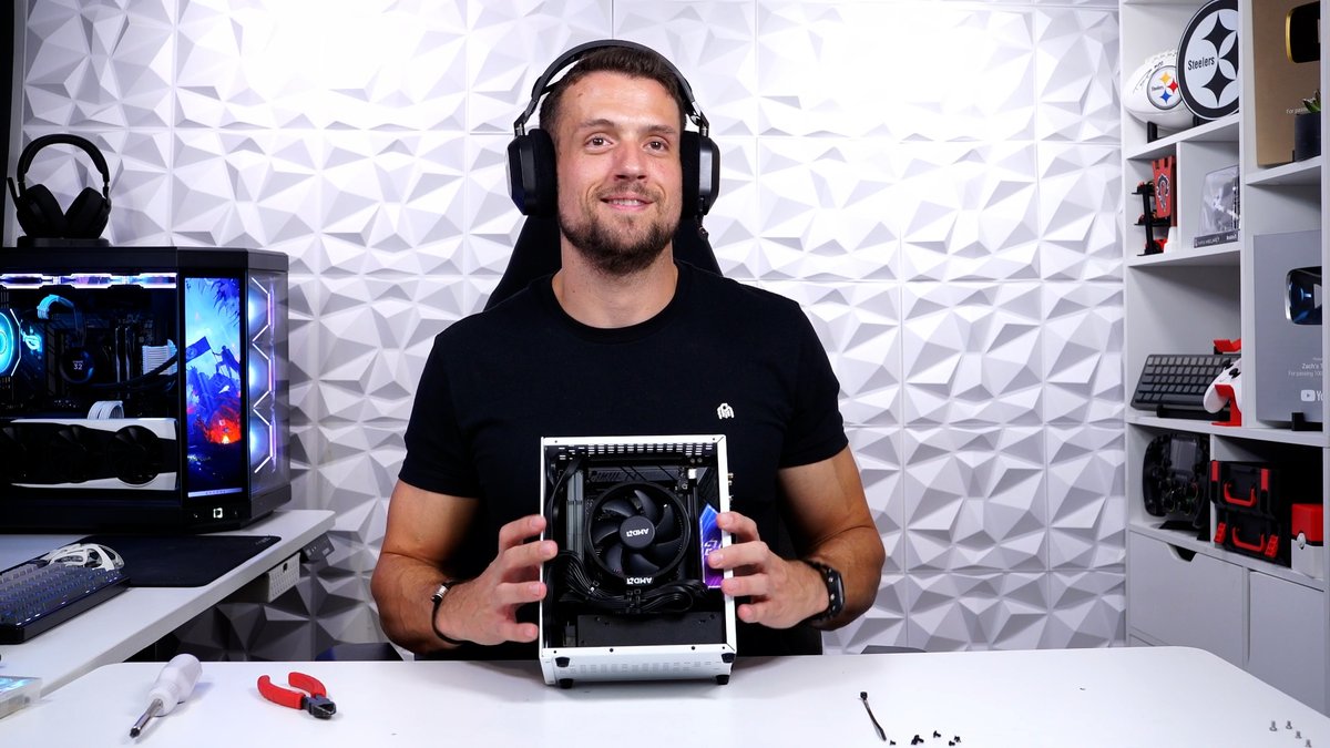 ZachsTechTurf's tweet image. Last night's PC building livestream featured the Ryzen 5 9600X and RTX 5050 inside the JoyJom ITX case.
I'm always running a gaming PC giveaway during these livestreams, so be sure to tune in. The streaming schedule is always posted in the ZTT Discord.
You can watch the…