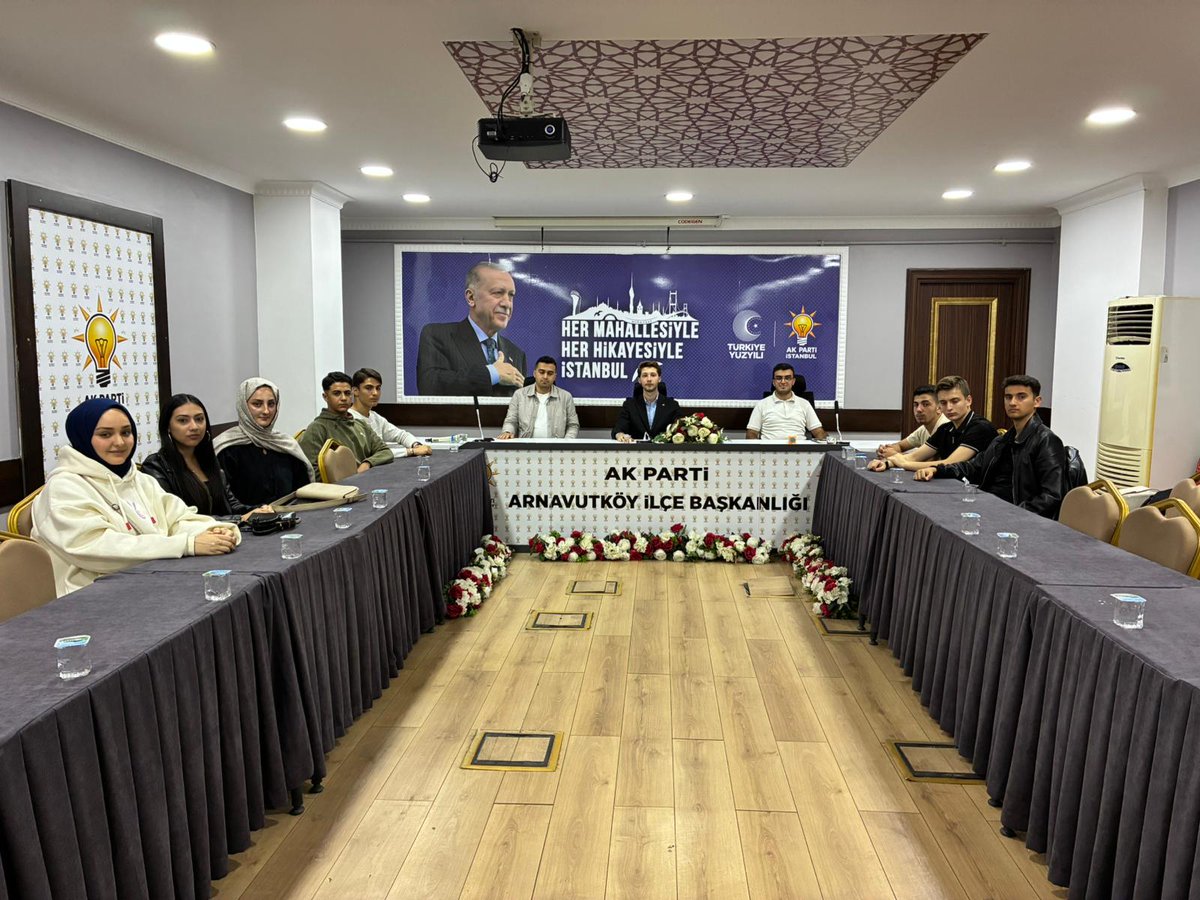 Yeni seçmen birimimiz, yeni seçmen birim başkanımız Vahit Tepe riyasetinde tanışma toplantısını tamamladı. Yeni dönemde yapılacak faaliyetler değerlendirildi.