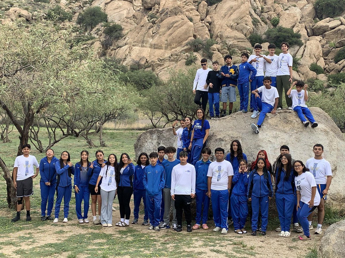 <a href="/SanEliAthletics/">Cesar Morales</a> Cross Country Teams have entered  Arizona and are ready to compete in desert twilight in Mesa AZ. 
<a href="/TroyEnriquezSE/">T. Enriquez SEHS</a>