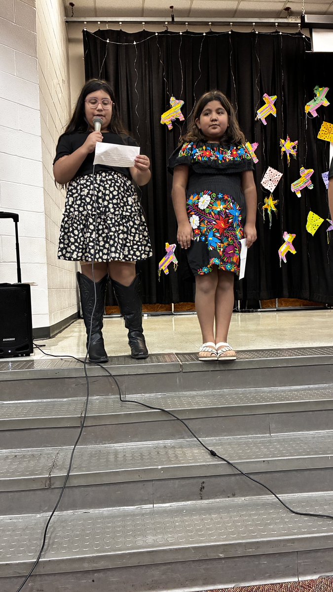 BethuneBulls's tweet photo. Proud of our 3-5th brave scholars who stepped up and hosted our Hispanic Heritage Concert last night! Student leaders in action and spoke like true professionals 🎶🎤@EDAmaya04 @SHussainDISD @dallasschools  #Region4SayNoMore #PackedHouse https://t.co/GFx3JIgMRe