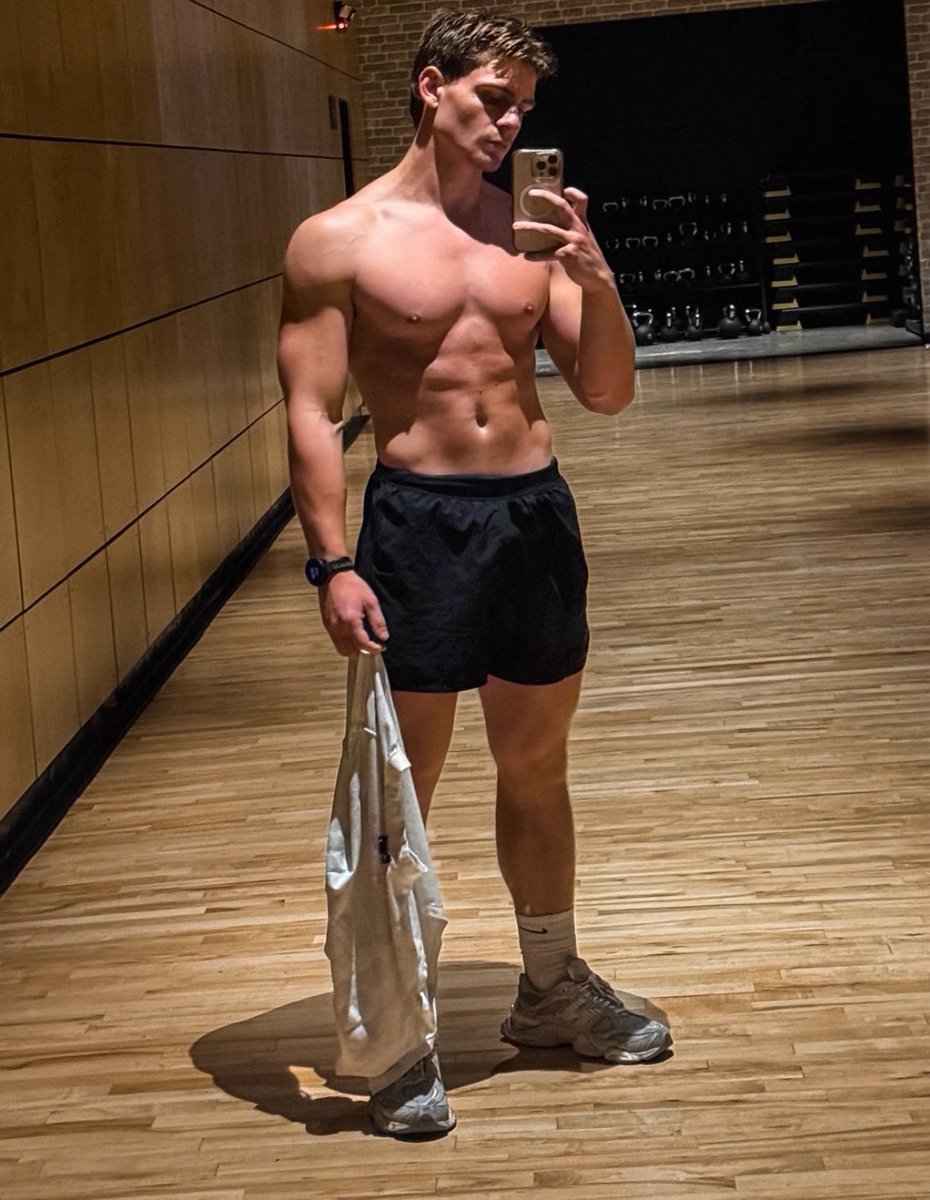 Alphagodfut's tweet image. 🔥 RT GAME 🔥 

My good boy has returned after a long break and is ready to leave all his money in my wallet now

♥️1♻️1💬1

1max comment

10mins